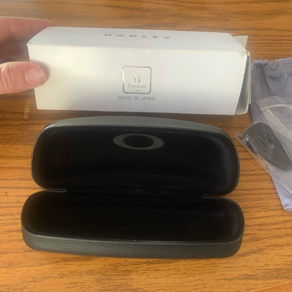 NIB Oakley Glasses Hard Case